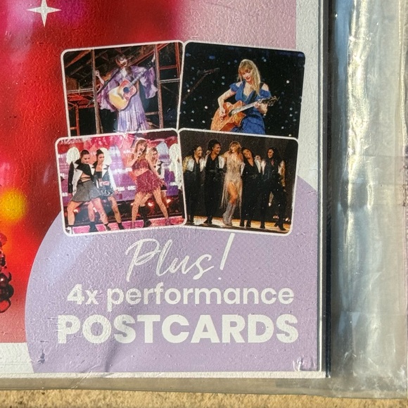 The Essential: Taylor Tour Collection - Picture 7 of 8